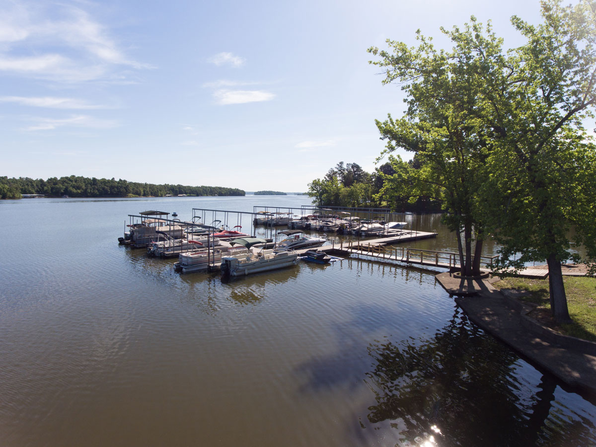 Whispering Oaks On Kentucky Lake FamilyFriendly Resort on Kentucky Lake
