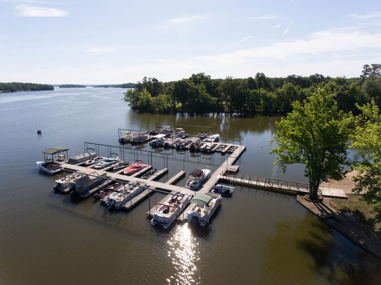 Whispering Oaks On Kentucky Lake FamilyFriendly Resort on Kentucky Lake